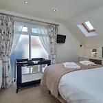 Finest Retreats - The Boat House Dom wakacyjny *