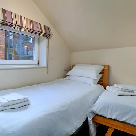 בית נופש Finest Retreats - The Boat House *