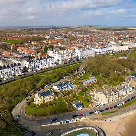 Finest Retreats - The Boat House *