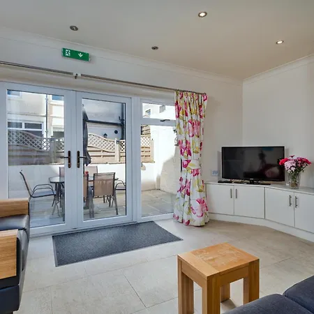 Finest Retreats - The Boat House Filey